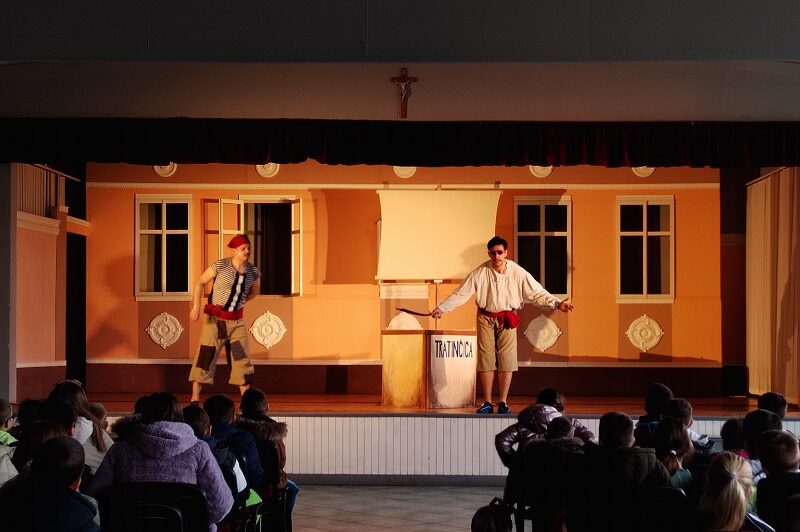 Simpatični brod Tratinčica i smiješni gusari doplovili su u Tordince